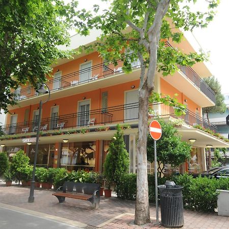 Albergo Santo Stefano Bellaria-Igea Marina Bagian luar foto