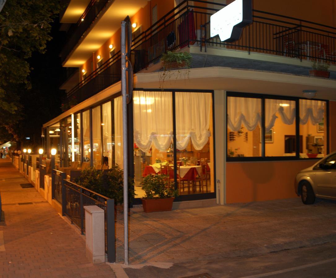 Albergo Santo Stefano Bellaria-Igea Marina Bagian luar foto